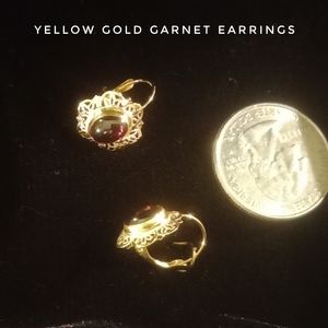 Yellow gold garnet earrings